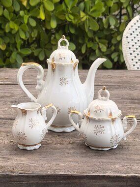 Vintage Royal Crown 3 Piece Tea Set Gold Trim Roses Stamped 3926 Sugar Creamer